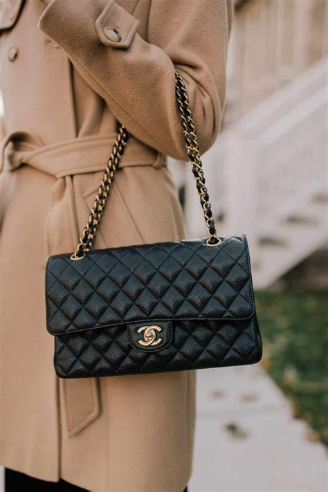 chanel bolsa blanca|Chanel tote bag price 2023.